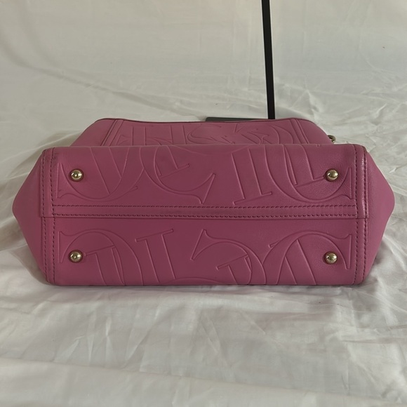 Carolina Herrera Pink Embossed Chain Strap Tote - Picture 15 of 15